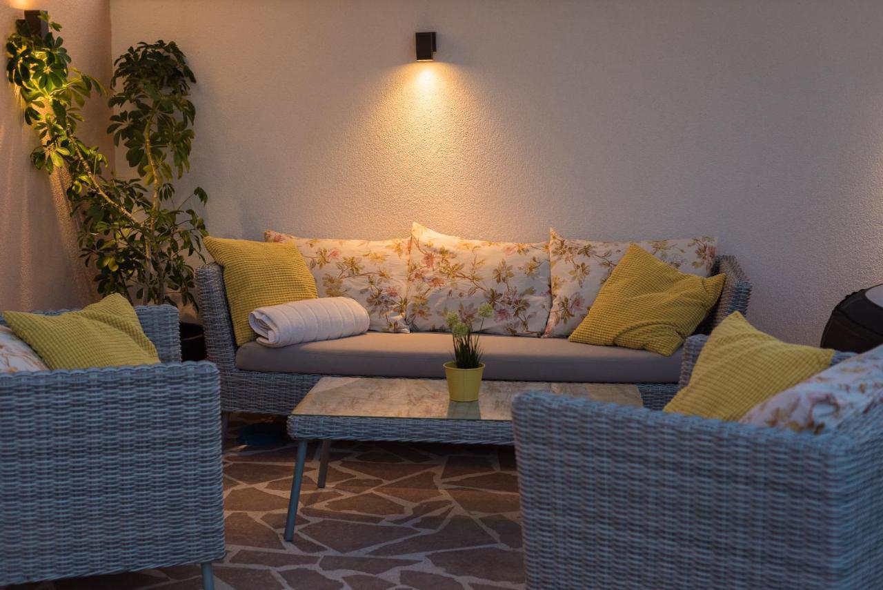 Apartmani Julija Vodice Luaran gambar