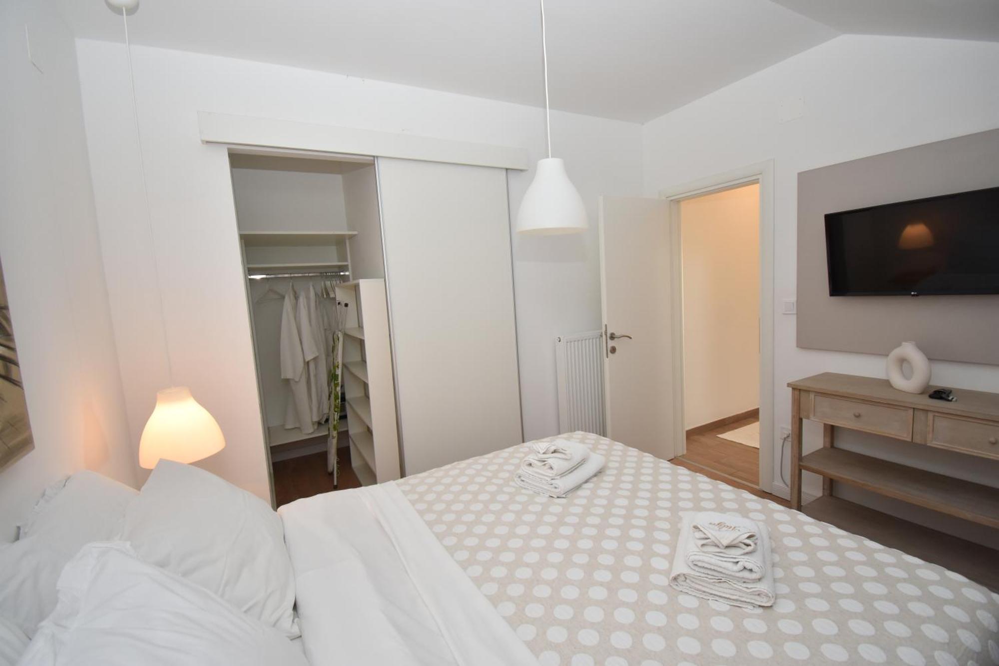 Apartmani Julija Vodice Luaran gambar