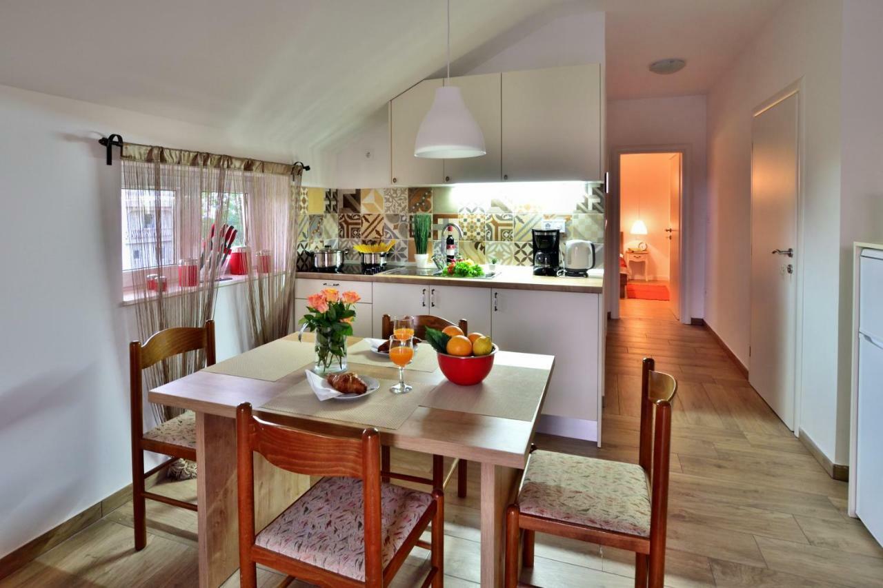 Apartmani Julija Vodice Luaran gambar